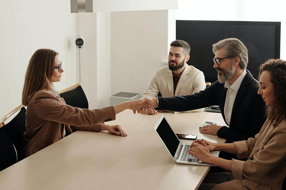 INTERIM MANAGEMENT